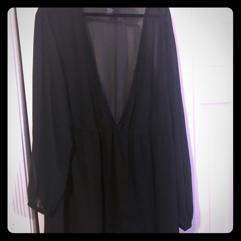 NWOT TORRID BLACK HI-LO CHIFFON TOP